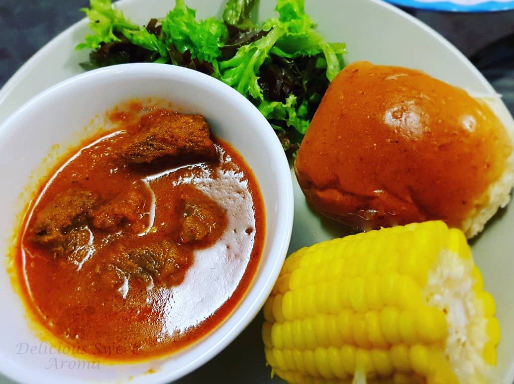 Mutton Curry with bread and Corn | Easy dips